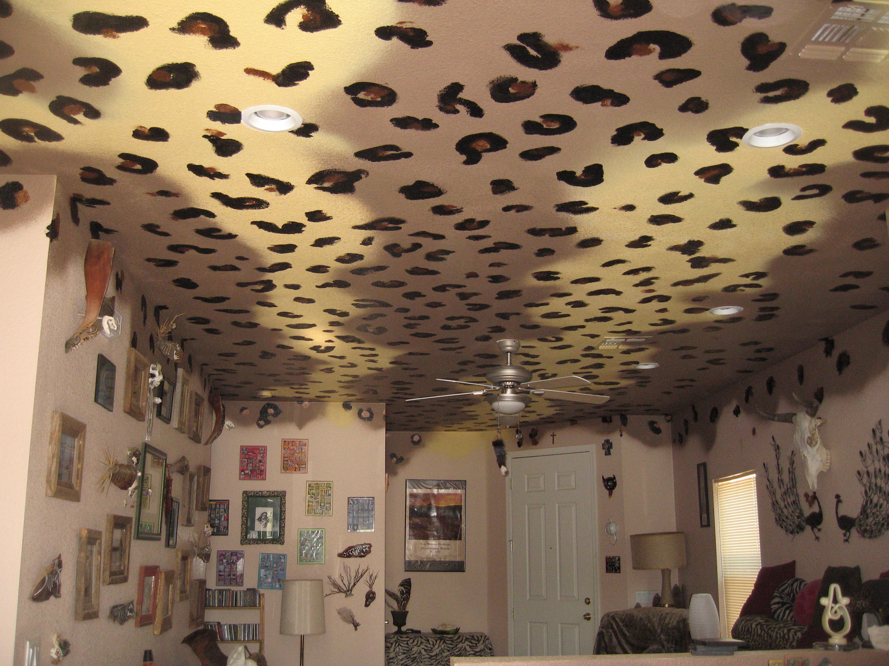 How to Wallpaper a Feature Wall (with Pictures) eHow