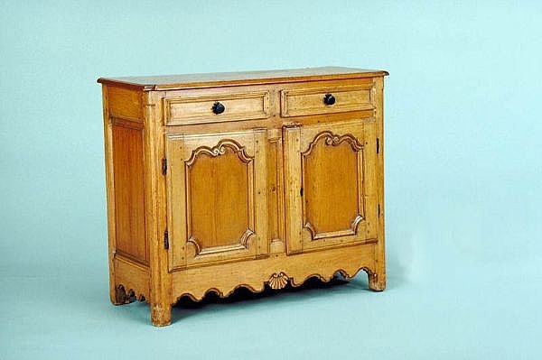 Who to Call to Pick Up an Old Couch | eHow