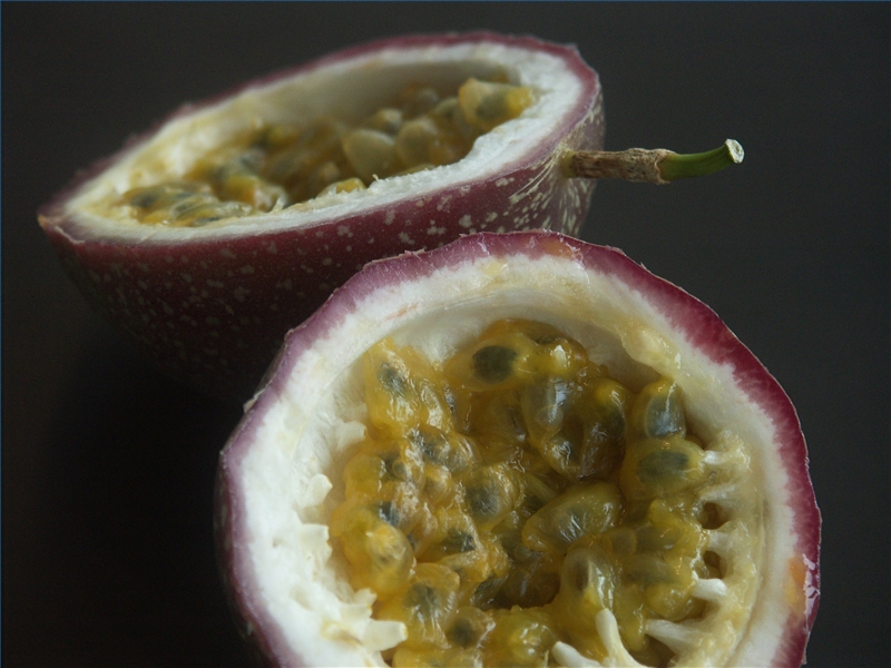 How to Eat Passion Flower Fruit eHow
