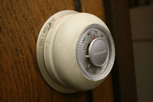 Honeywell Thermostat LR1620 Instructions | eHow