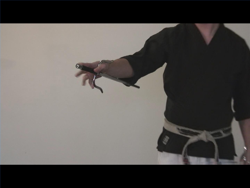 How to Use a Sai Weapon eHow