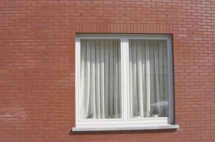 How to Get Wrinkles Out of Drapes | eHow