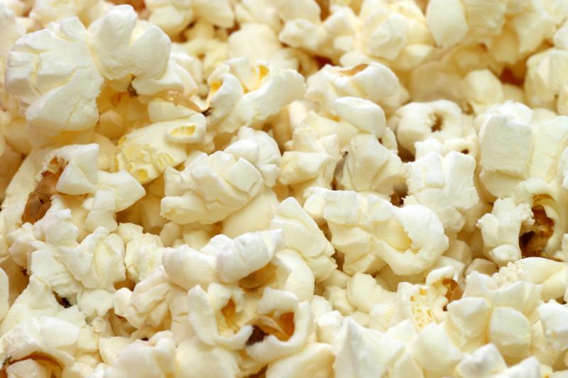 How Many Calories Are In One Bag Of Microwave Popcorn How Many Calories Are In One Bag Of Microwave Popcorn Livestrong Com